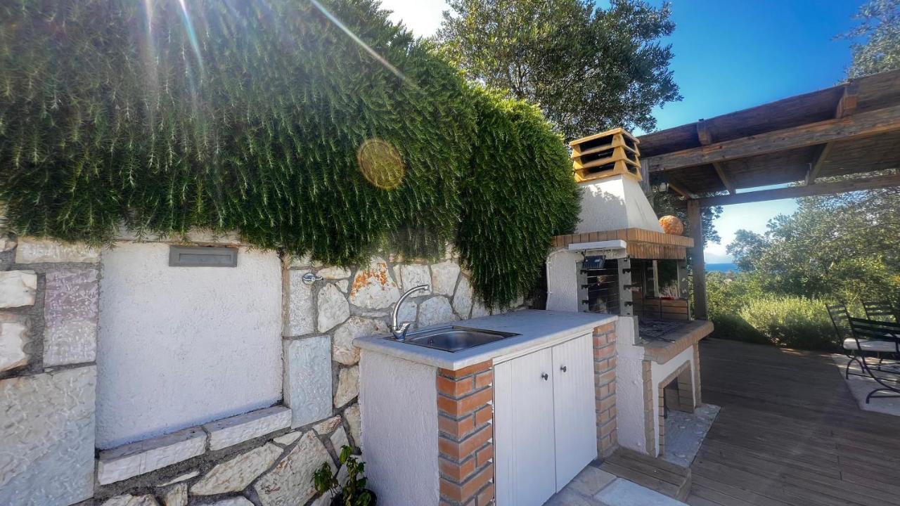Villa Sania Kassiopi Exteriör bild